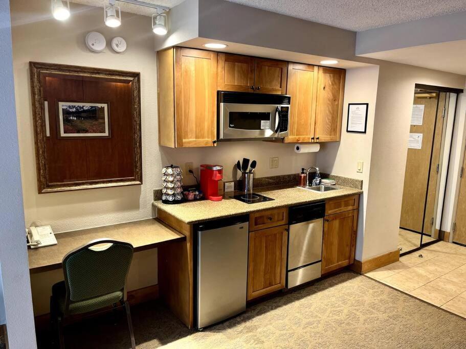 Апартаменты Mt Cb Mountain Side With King Bed, Hot Tub, Pool & Kitchen! Крестед-Бьютт Экстерьер фото