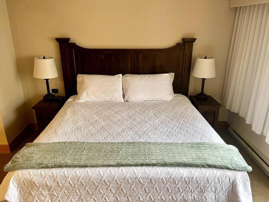 Апартаменты Mt Cb Mountain Side With King Bed, Hot Tub, Pool & Kitchen! Крестед-Бьютт Экстерьер фото